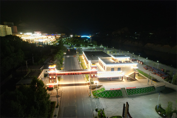 青海尖扎風(fēng)景區(qū)亮化工程