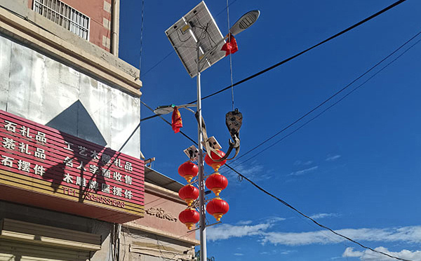 城市照明邁向智能化：蘭州智慧路燈安裝的實(shí)踐與價(jià)值